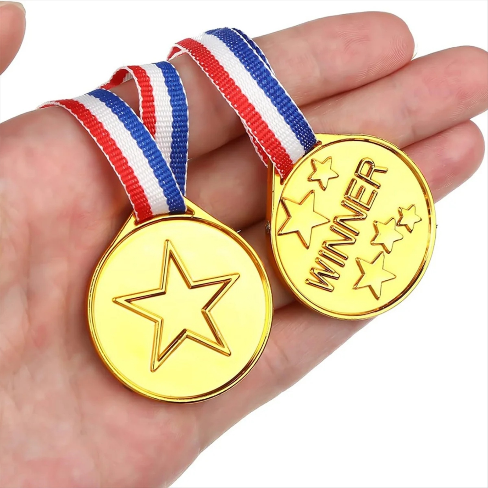 30 medallas de plástico dorada - Party Games Engagement reseña y precio